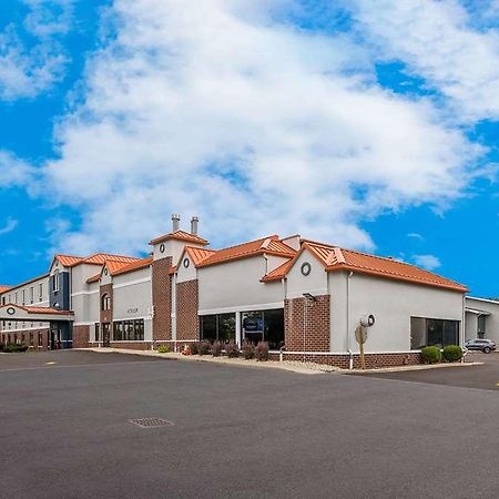 Suburban Studios Milwaukee Airport Екстер'єр фото